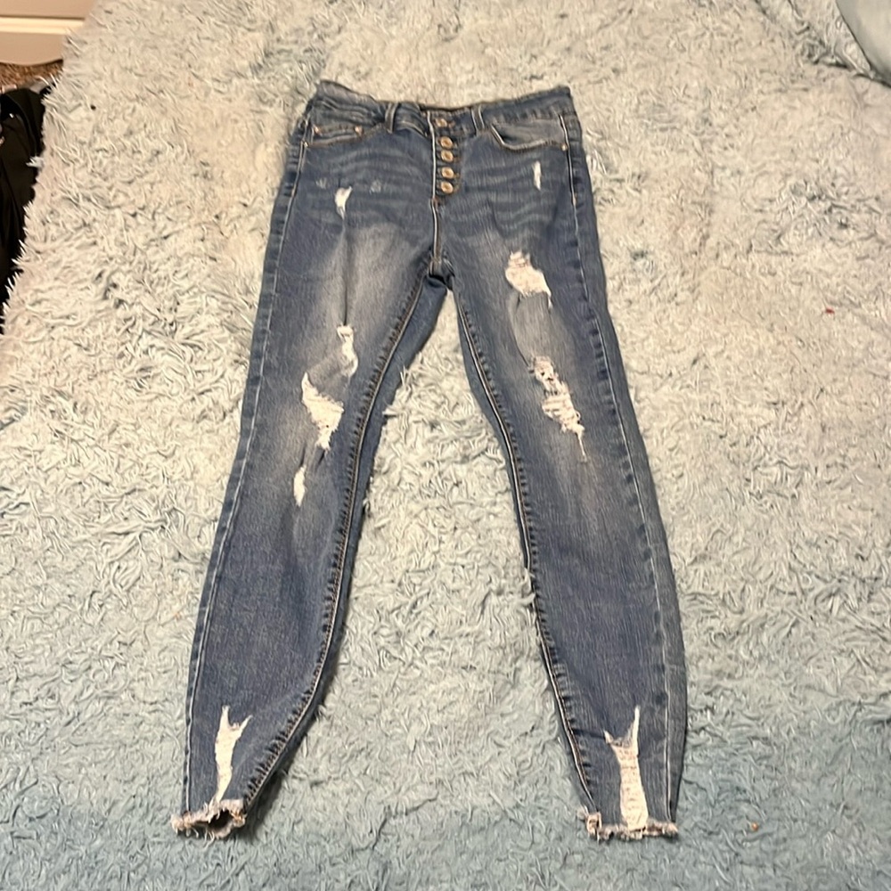 Ripped skinny jeans